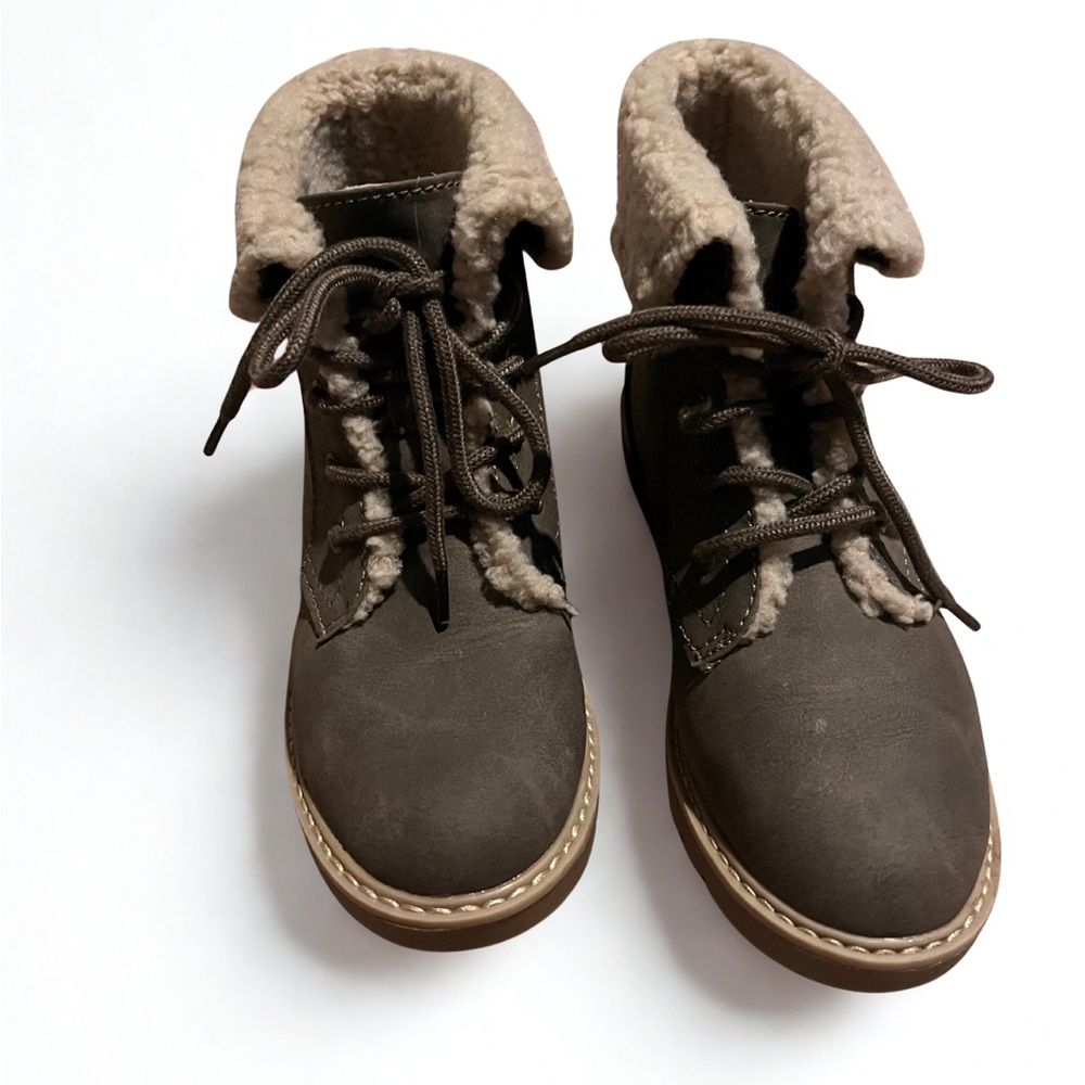 Cozy Brown Combat Boots with Fleece Lining